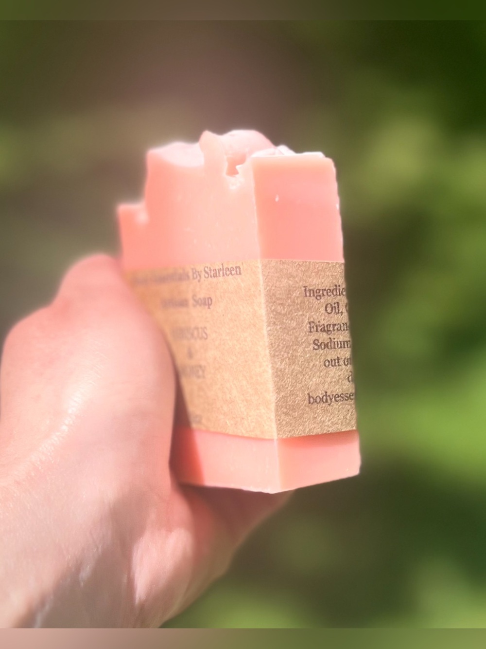 Handcrafted - Artisan Soap - Hibiscus & Honey - Picture 4 of 4